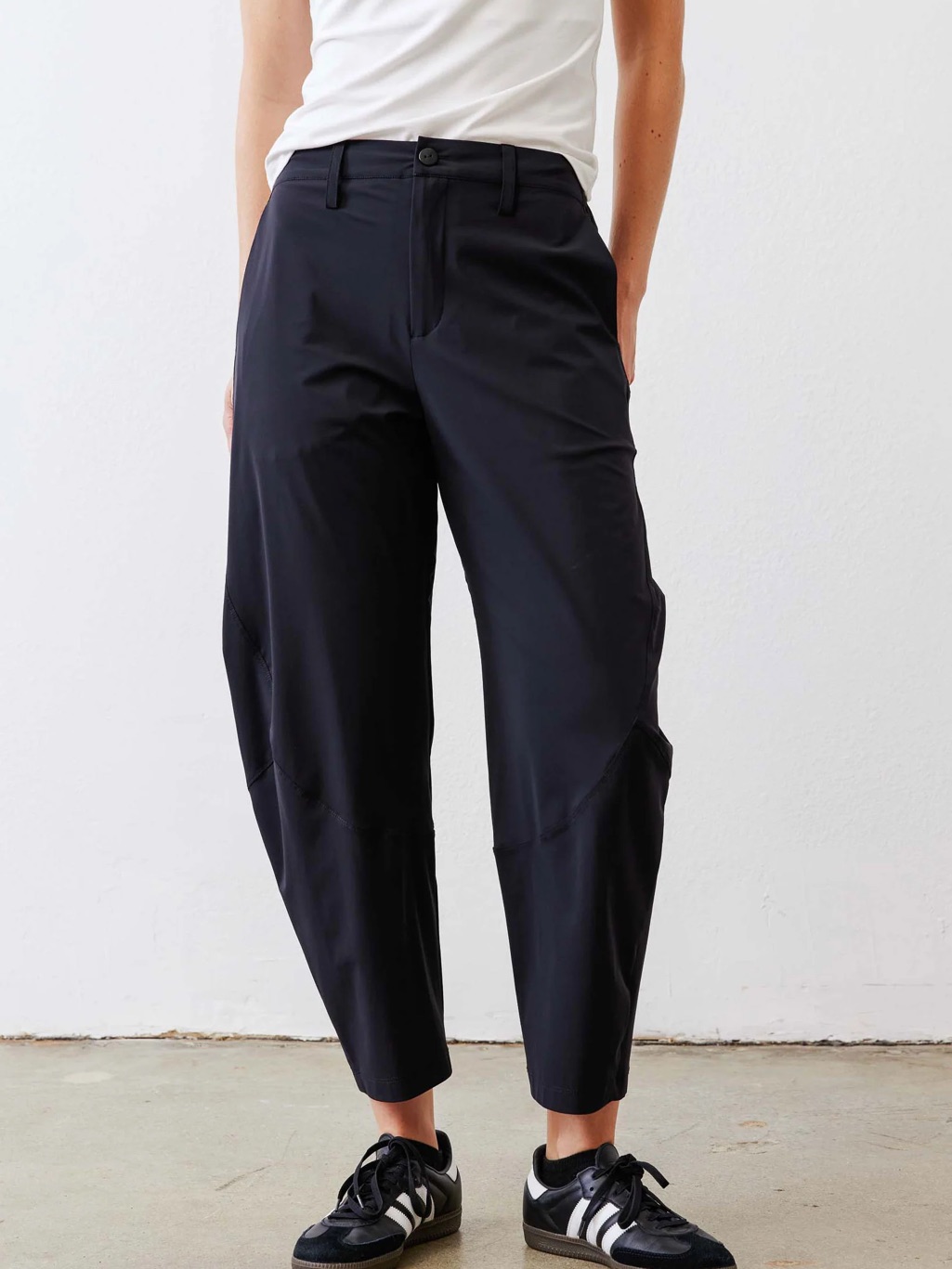 Ruti Wide Ish Black High-Waist Cropped Tech Pants